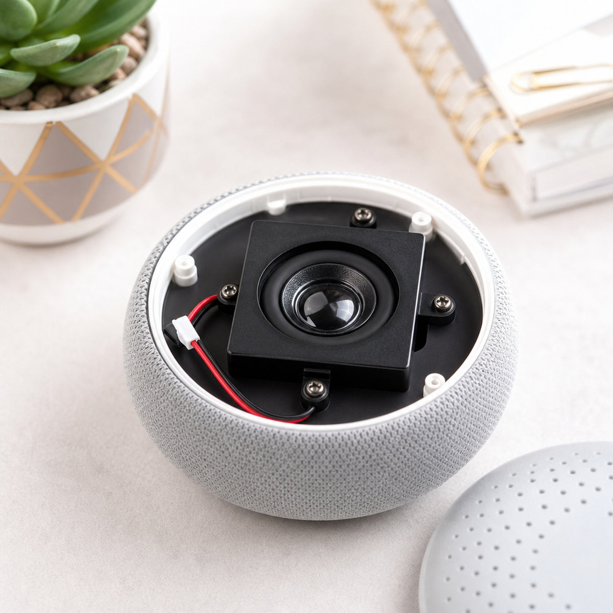 Mono enclosed speaker 4 ohm 5 W – the speaker mounted inside an open 3D-printed smart-speaker enclosure